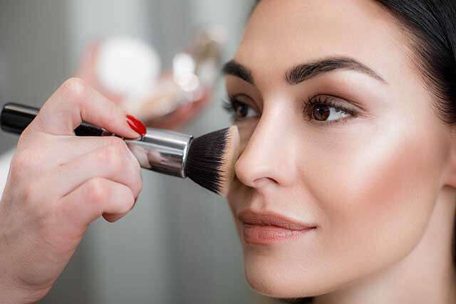 Identify key areas to apply highlighter: Illuminating Makeup 